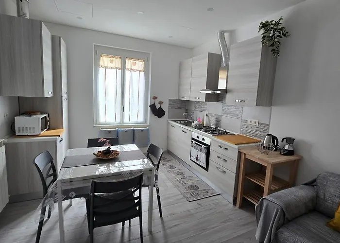 La Casa Di Nonna Mari Apartamento Moneglia